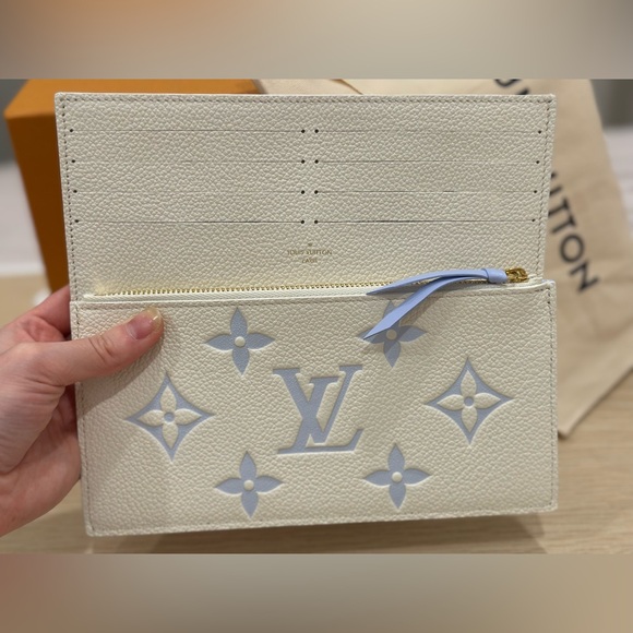 Louis Vuitton RARE: Félicie Pouchette in Latte/Candy Blue (NWT) - Picture 6 of 10